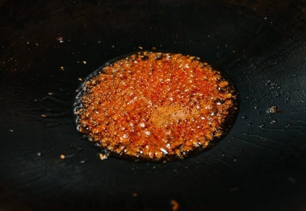 Jengibre frito en salsa de camarones, thewoksoflife.com