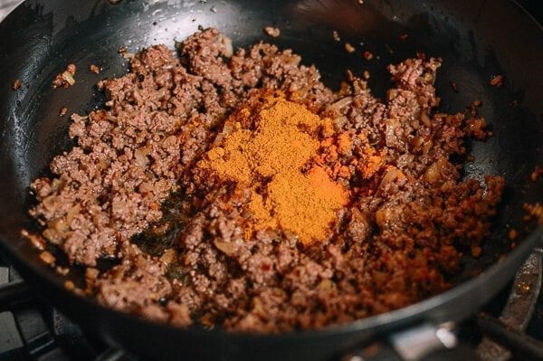 Bocadillos de curry de res, por thewoksoflife.com