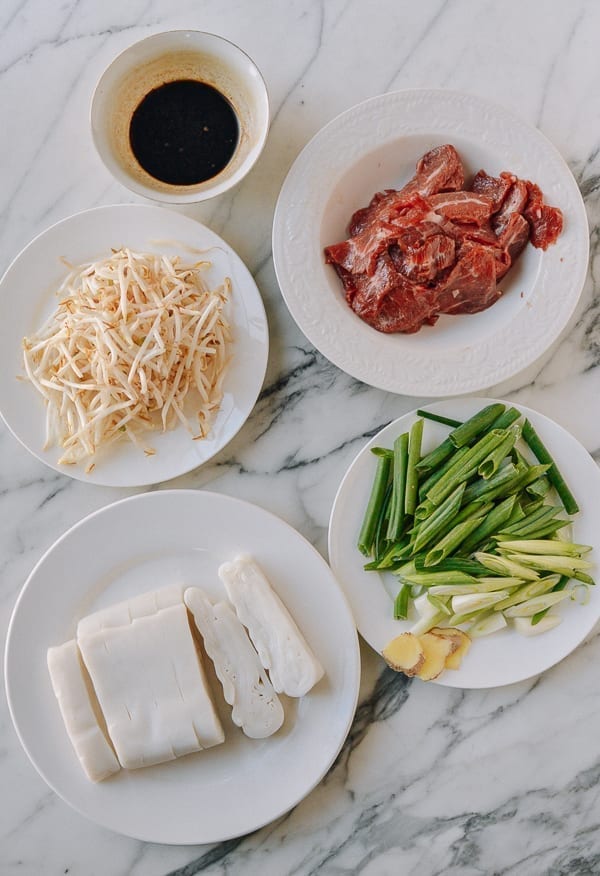 Ingredientes interesantes para chow mein de ternera, thewoksoflife.com
