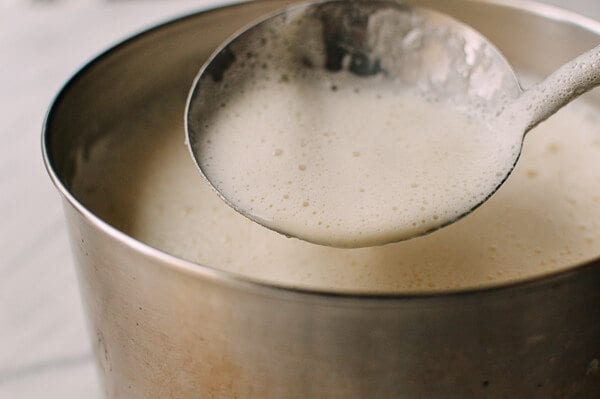Cómo hacer leche de soya en casa, thewoksoff.com
