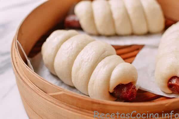 Bollos de salchicha china (Luo Bu Xiang Bao), thewoksoflife.com